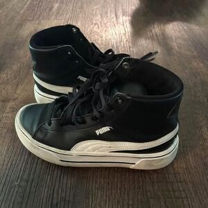Women's Size 8 Puma Cali Star Mid Black Platform Sneakers